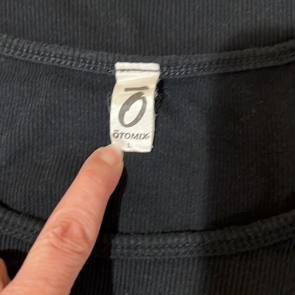 Otomix Black tank top with Asian symbol for Love. Size large. Great condition. - Picture 3 of 4